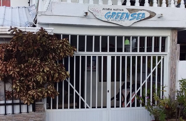 Room in Apartment - Green Sea Villa Helen Inn Located at Kilometer 4 Circunvalar