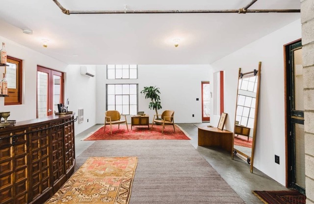 Amplia y moderna hacienda en Little Italy