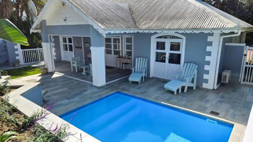Rose Cottage in Caribbean Estate
