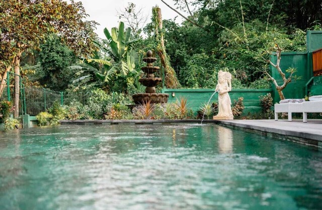 Rose luxury tropical eden forest view