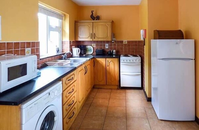 Rossbeigh Beach Cottage No 6