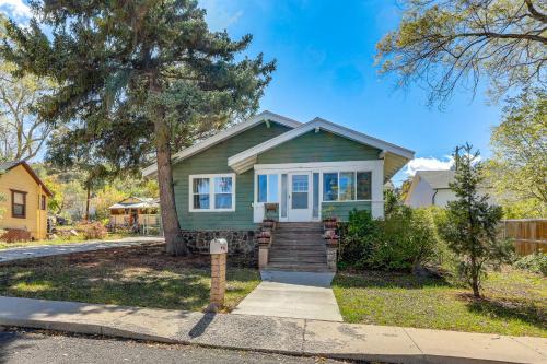 Route 66 Retreat Dog-Friendly Home in Williams