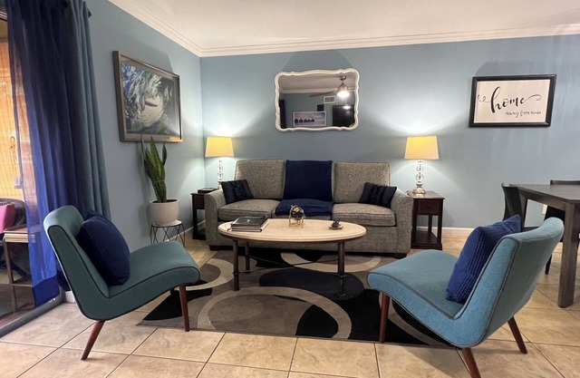 Royal Blue 2 Bedroom Condo in Orlando Central.