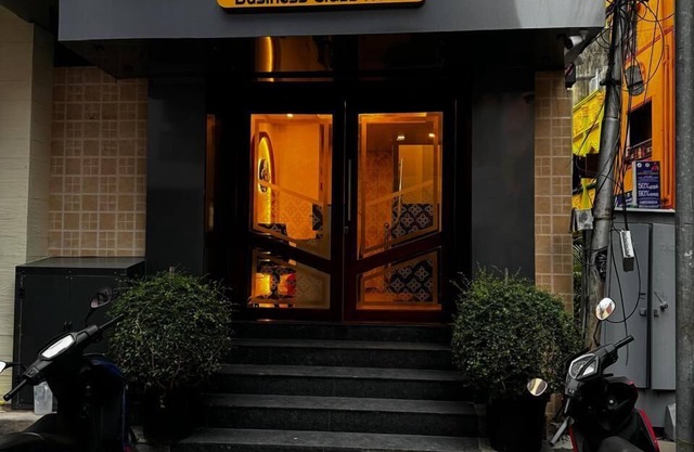 Royal Luxe Business Class Hotel