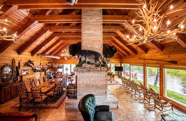 🦌 Royal Stag Lodge – Au Sable Riverfront | Near Garland, Grayling | Game Room | Pet-Friendly