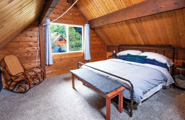 Rubicon Retreat | Cozy Cabin + Sauna