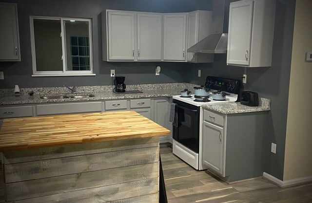 Rural 2 bedroom ranch with country setting