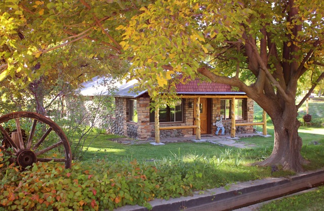 Rústico 1935 Recientemente renovado Ranch House