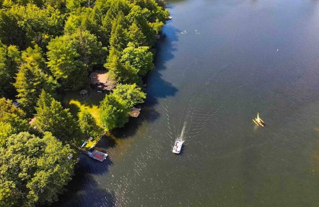 Rustic 3bd Lake Front Country Cottage