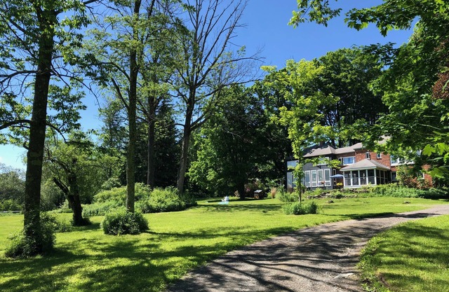 Rustic Getaway with Extraordinary Vista