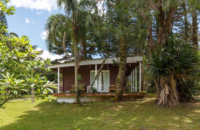 Casa rústica en la playa de Praia da Armação frente al río