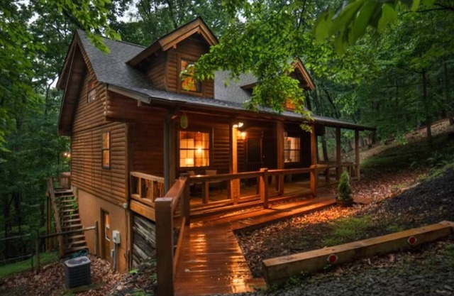 Rustic Mountain Retreat, 3BR, Game Room, Patio, Community w/ Amenities