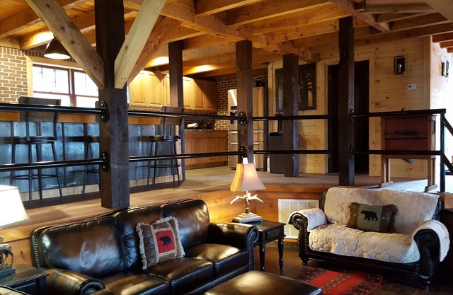 Soledad rústica en la cima de la montaña: aislada pero conveniente con vistas espectaculares