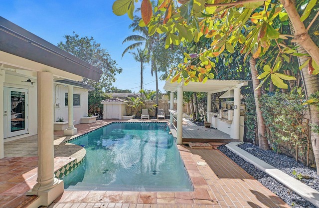 Rustic Pool House near Aventura w/ BBQ