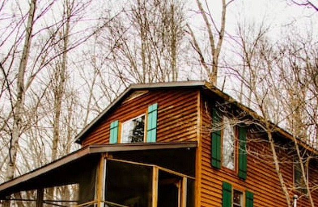 Rustic & Secluded Log Cabin on 86 Acres!