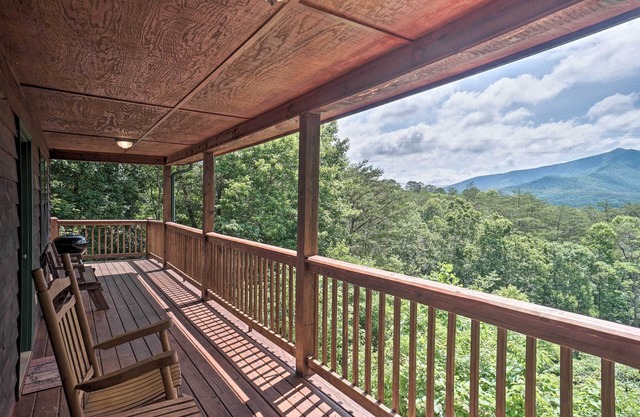 Rustic Young Harris Cabin w/ Fire Pit & Views