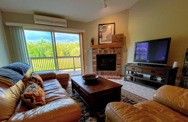 S38 Great location for your White Mtns getaway, close to Cog, Mt Washington Hotel, 1 min to skiing!