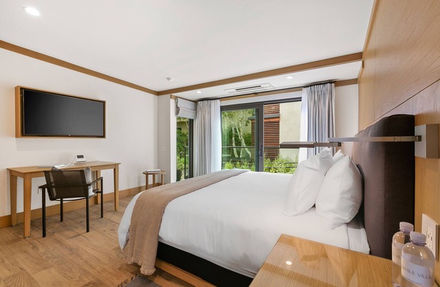 Carbon Beach Luxury Suite for two