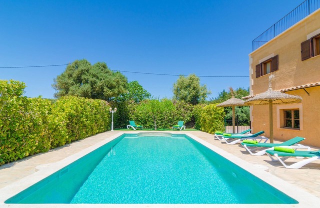 SA COVA (COVA DE ROTANA) - Villa con piscina privada en Manacor. WiFi Gratis