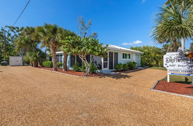 Sabal Palm Cottage, quaint island paradise