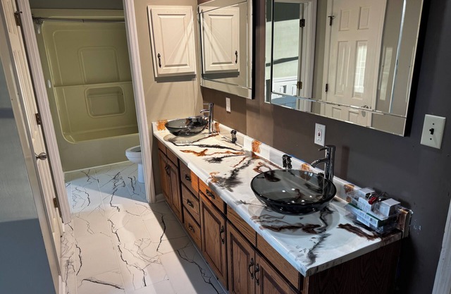 Sacred Spacious 5-bedroom Sanctuary in lovely Fayetteville with fitness room, AC