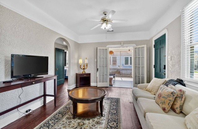 Safe & Center of NOLA Loft - walk to Ochsner!