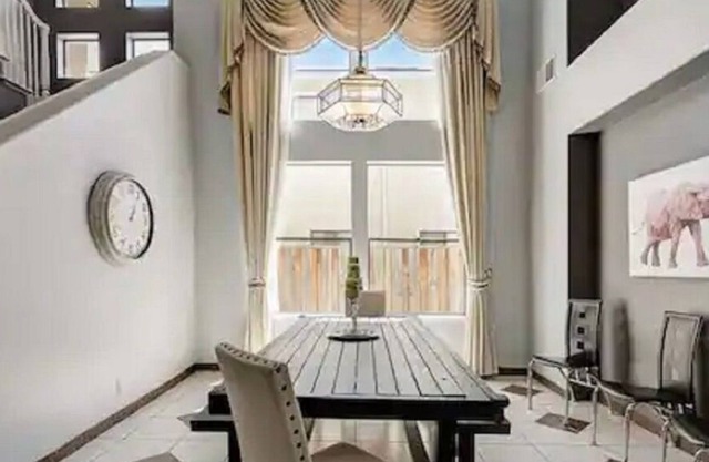 Casa de lujo para familiares, amigos y empresas cerca de Bay, Park and Trails