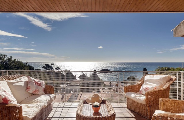 SAILOR HOUSE with SEA VIEWS