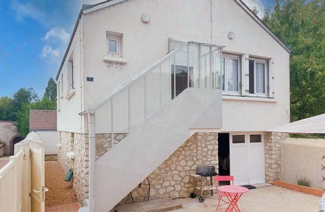 Gîte Saint Lubin: Confort familiar y encanto local