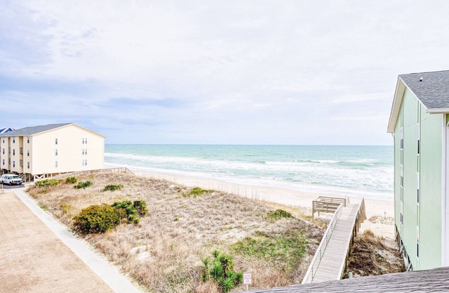 Saltwater Haven - Beach Front, Ocean View