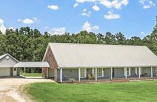 Sam's Place A relaxing place in a country setting.