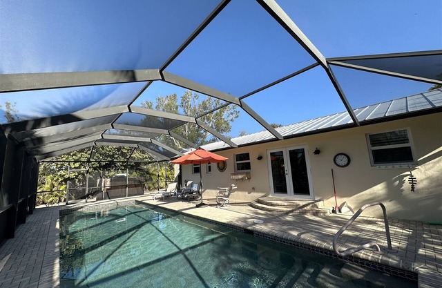 San Cap Home: Your Island Retreat Awaits!