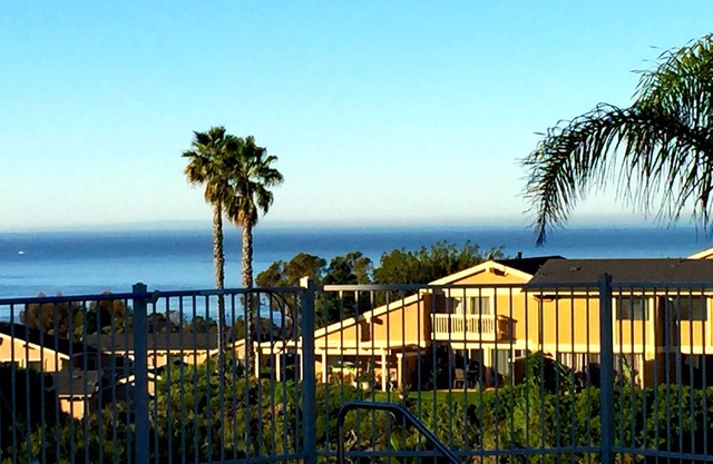 ESCAPADA TROPICAL DE SAN CLEMENTE, VISTAS AL OCÉANO, PISCINA, GOLF DE PLAYA Y RELAJACIÓN !!