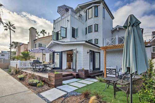 San Diego Home - Walk to Sail Bay and Mission Beach!