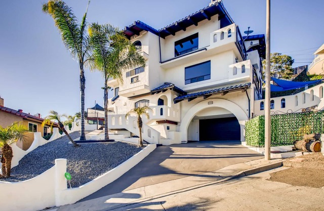 San Diego Villa private heated jacuzzi