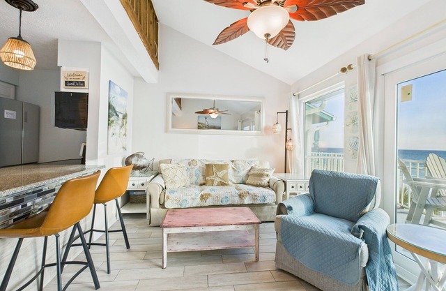 Sand Dollar Serenity B15-Coastal Views-Sleeps 6