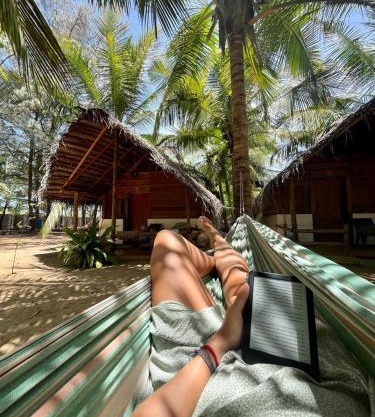 Sand Dune Beach Hotel & Surf Camp