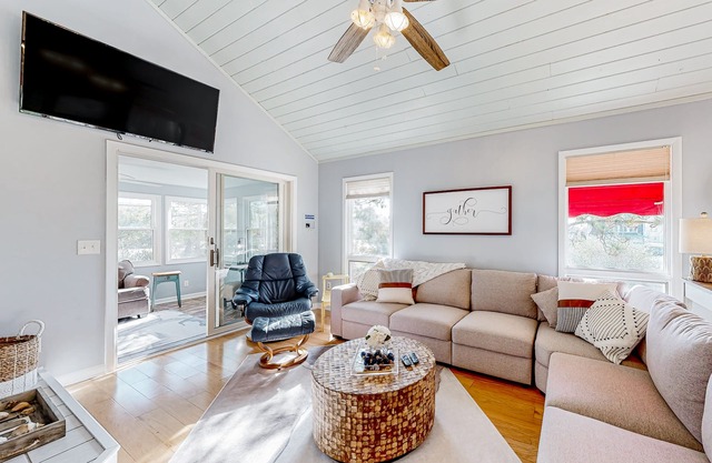 Sandpiper Village home with private beach, fireplace, balcony, & washer/dryer