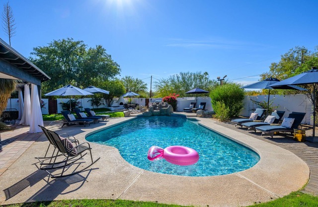 Santa Fe Modern en el centro de Scottsdale con piscina privada climatizada