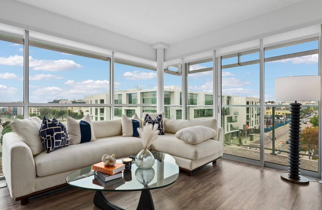 Santa Monica Penthouse With Panoramic Ocean Views