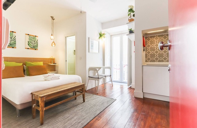 Santos Tiny Studio II by Homing