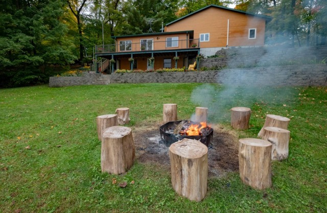 Cabaña Frente al Lago, Patio Privado Enorme, Alquiler de Pontones, Mesa de Billar, Sala de Juegos, Sauna