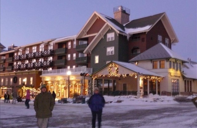 Ahorre $$, 1 BR, Mountain Lodge, Ski-in / Ski-out, Village Central,