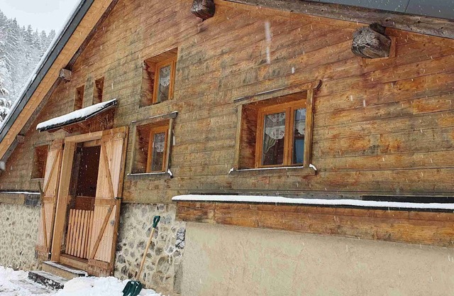 Granja de Saboya reformada, auténtica y cálida. 150m2, techos altos