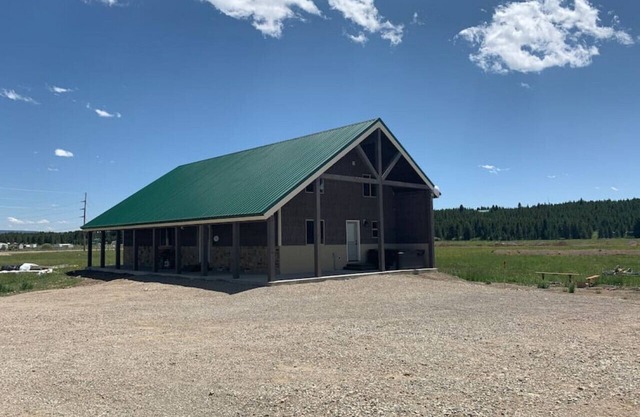 ⭐Nuevo, 2 lavadoras y secadoras, bañera de hidromasaje, a 25 minutos del parque de Yellowstone, lugar para trineos / vehículos todo terreno