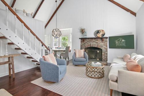 Sawyer's Landing- Mins to beach & Dtwn