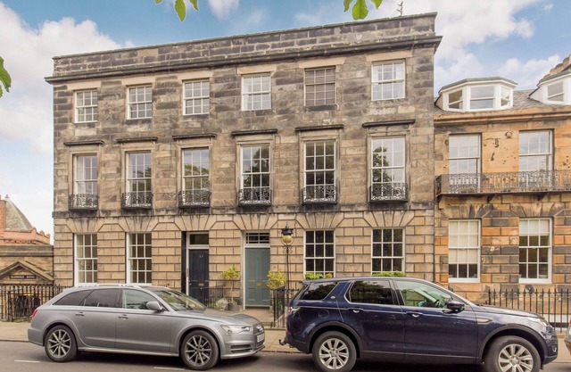Saxe Coburg Place [325]