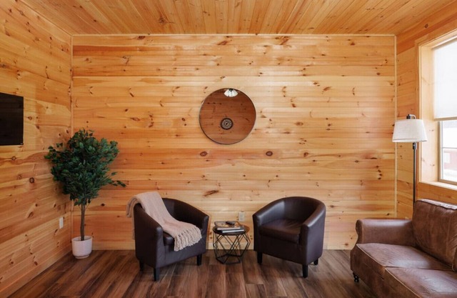 Scenic 2-Bed Log Cabin Townhouse