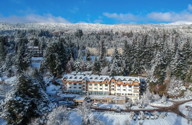 Scenic Room in Tranquil Setting – Close to Bariloche’s Attractions and Slopes