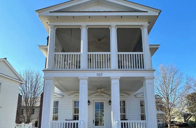 Pool I Trails I Views Nearby I Gorham's Bluff